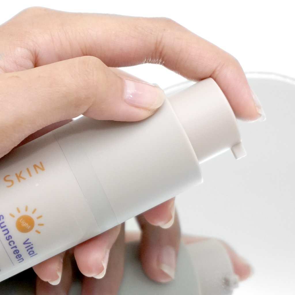 PRODUCT-VITAL-SUNSCREEN-LIGHT-1B